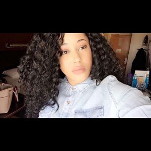 Meet your Posher, Chanelle